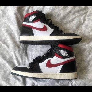 Air Jordan 1 gym red